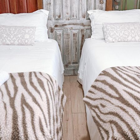 Ninho D'Arara Bed & Breakfast ตอนเดลา ภายนอก รูปภาพ